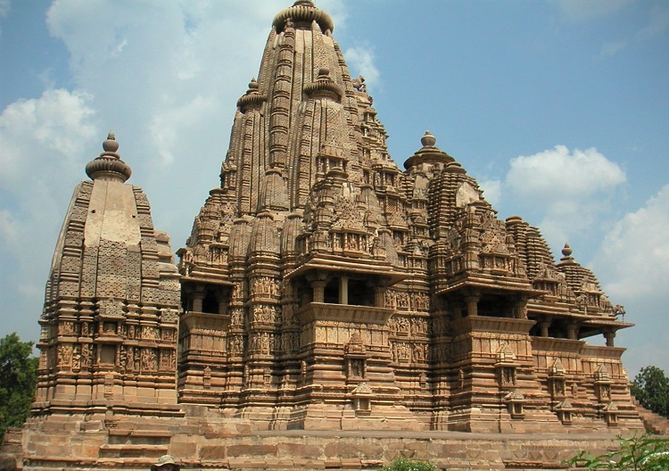 Temple In Khajuraho, Madhya Pradesh, India – Happy Nomads